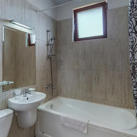 Vilă At Lighthouse Golf By Parnas Estate *