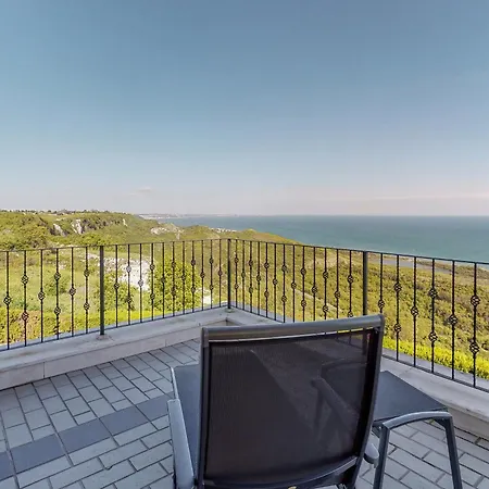 At Lighthouse Golf By Parnas Estate 빌라