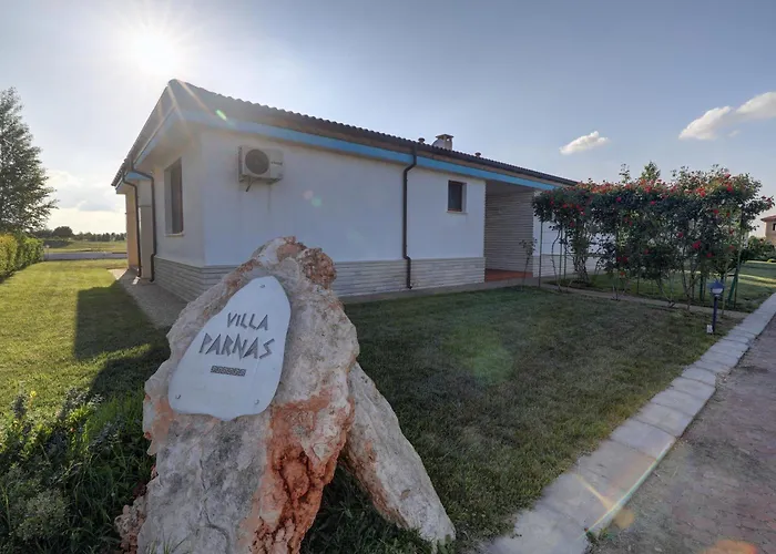 At Lighthouse Golf By Parnas Estate