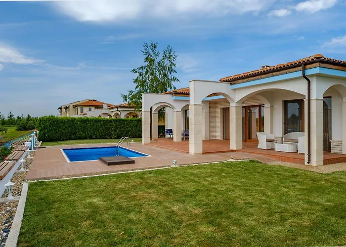 At Lighthouse Golf By Parnas Estate * Balcic