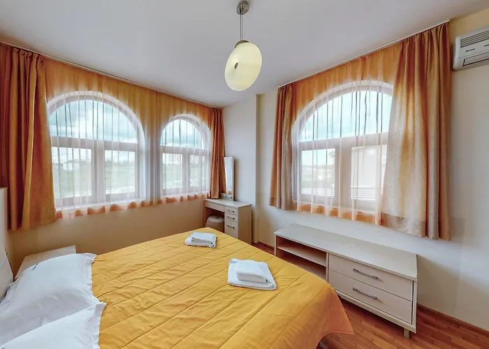 Vilă At Lighthouse Golf By Parnas Estate