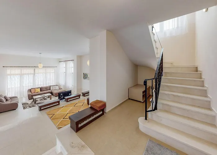 At Lighthouse Golf By Parnas Estate Vilă *