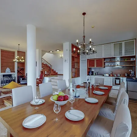 At Lighthouse Golf By Parnas Estate Baltsjik