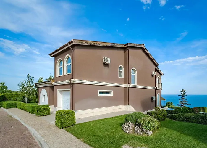 Villa At Lighthouse Golf By Parnas Estate