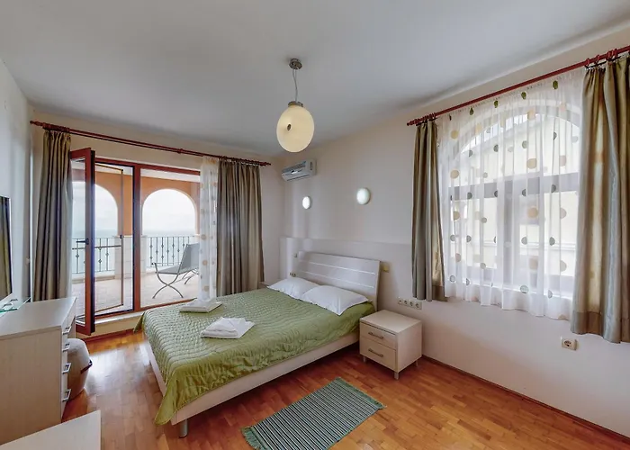 At Lighthouse Golf By Parnas Estate Villa Baltsjik